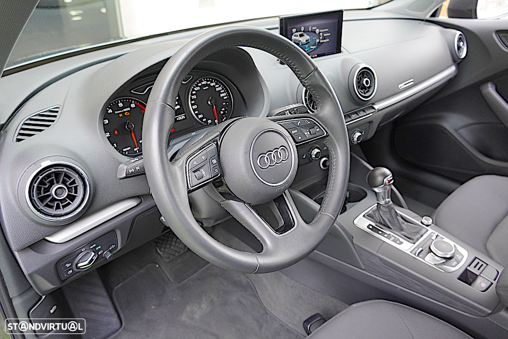 Audi A3 Sportback 30 TFSI S tronic - 22
