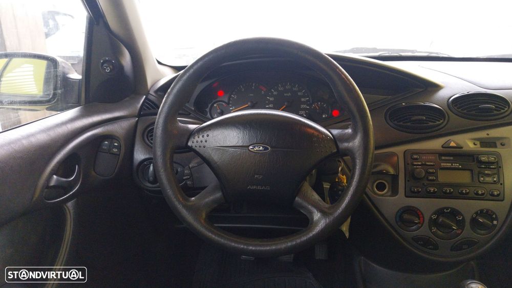 Ford Focus 1.8 TDdi Comfort - 10