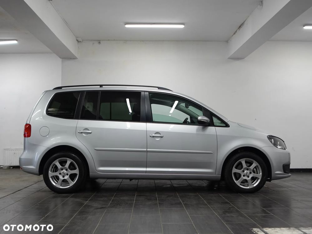 Volkswagen Touran 1.6 TDI DPF BlueMotion Technology DSG Comfortline - 10