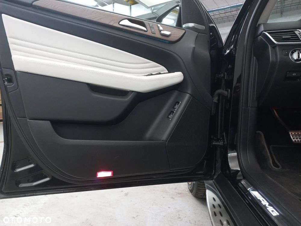 Mercedes-Benz GLE - 12