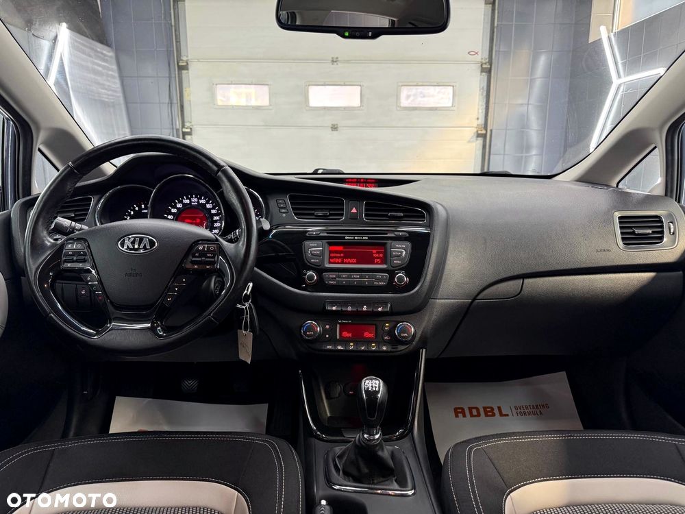 Kia Ceed 1.6 CRDi 128 Platinum Edition - 13