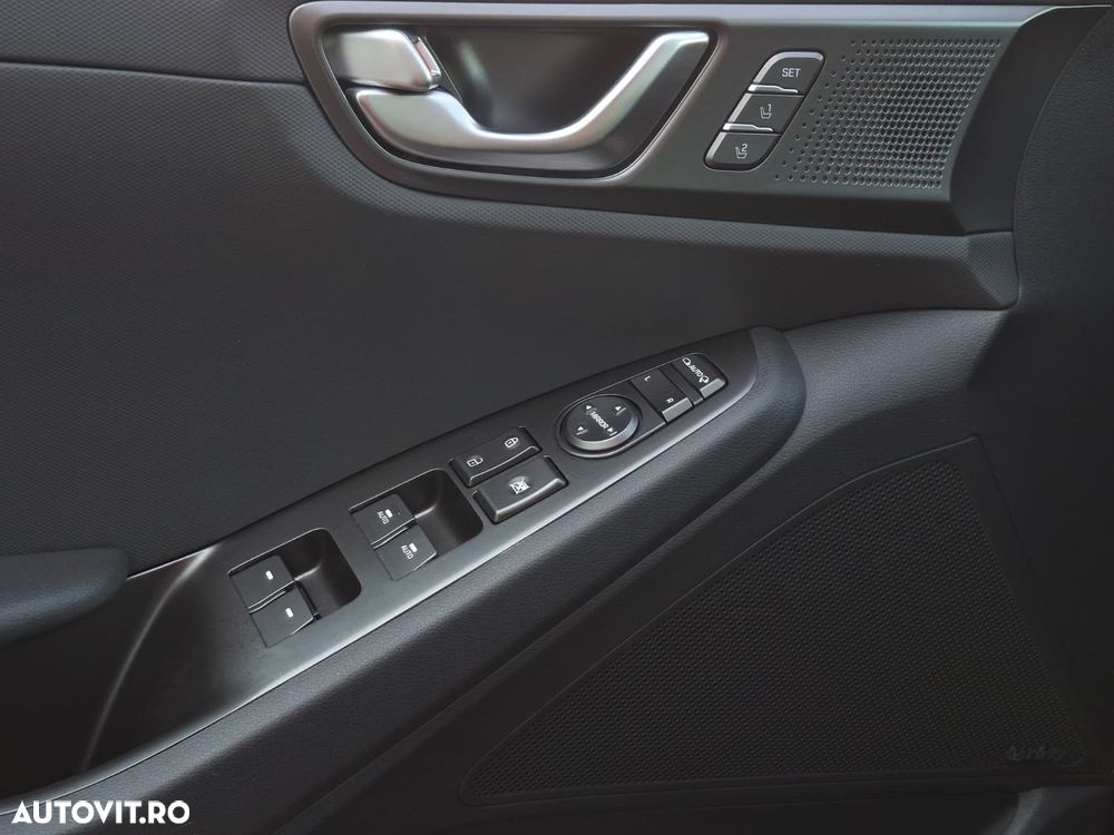 Hyundai IONIQ - 28