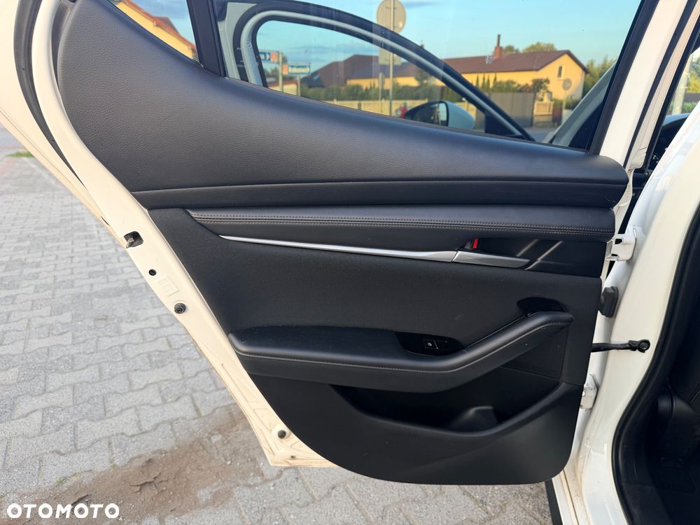 Mazda 3 SKYACTIV-G 2.0 M-Hybrid - 13