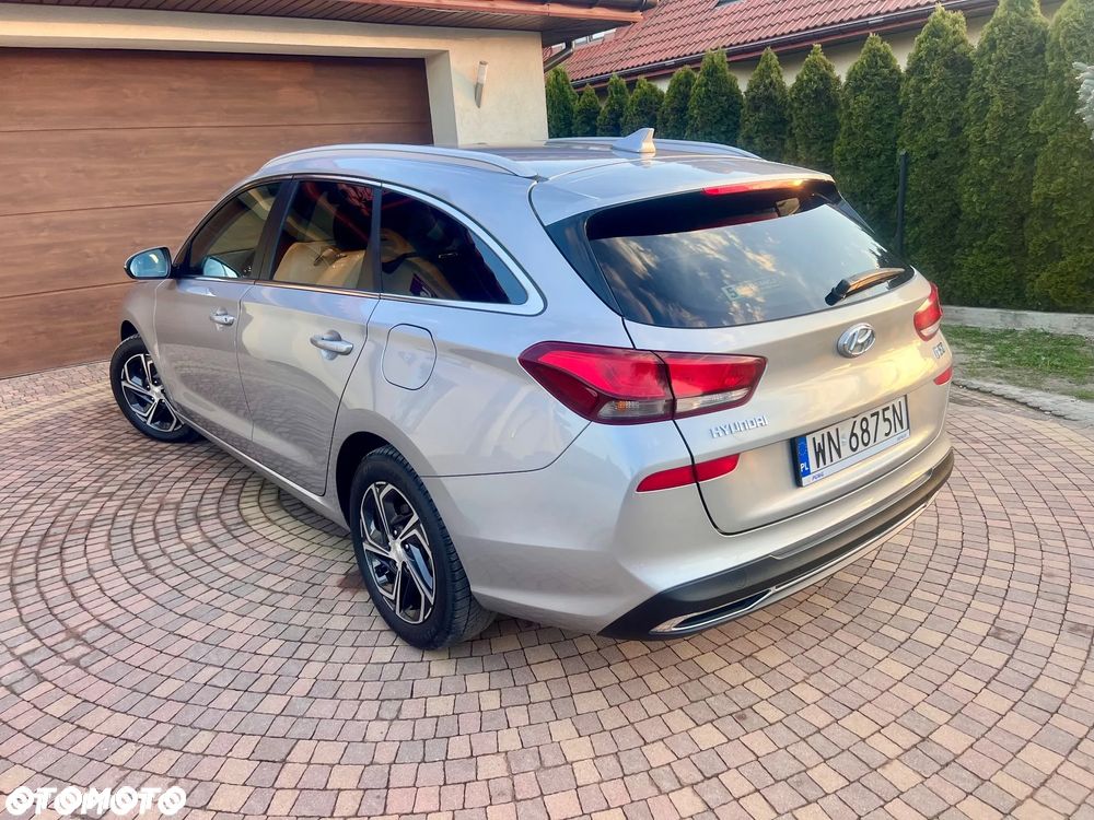 Hyundai i30 ver-1-6-d-comfort - 4