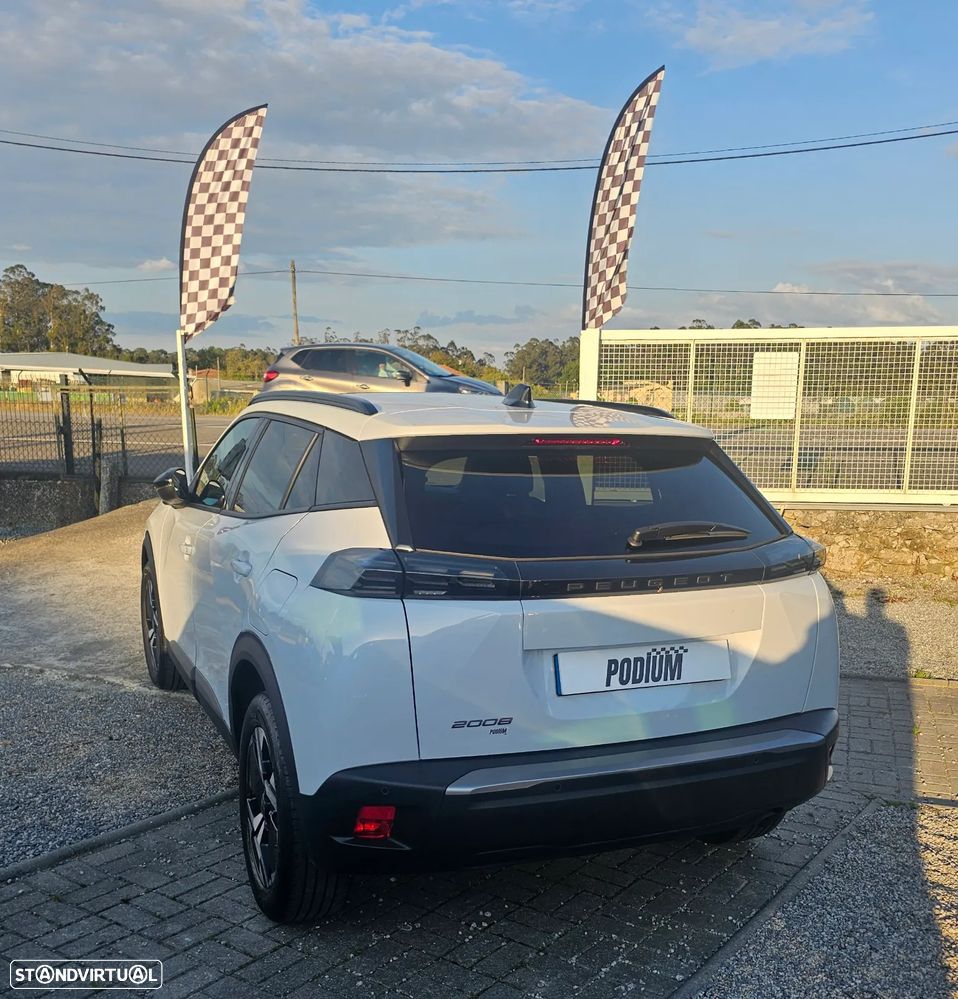 Peugeot 2008 1.2 PureTech Allure - 11