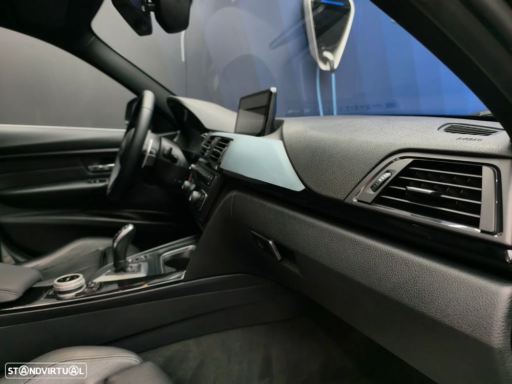 BMW 320 d Auto Pack M - 28