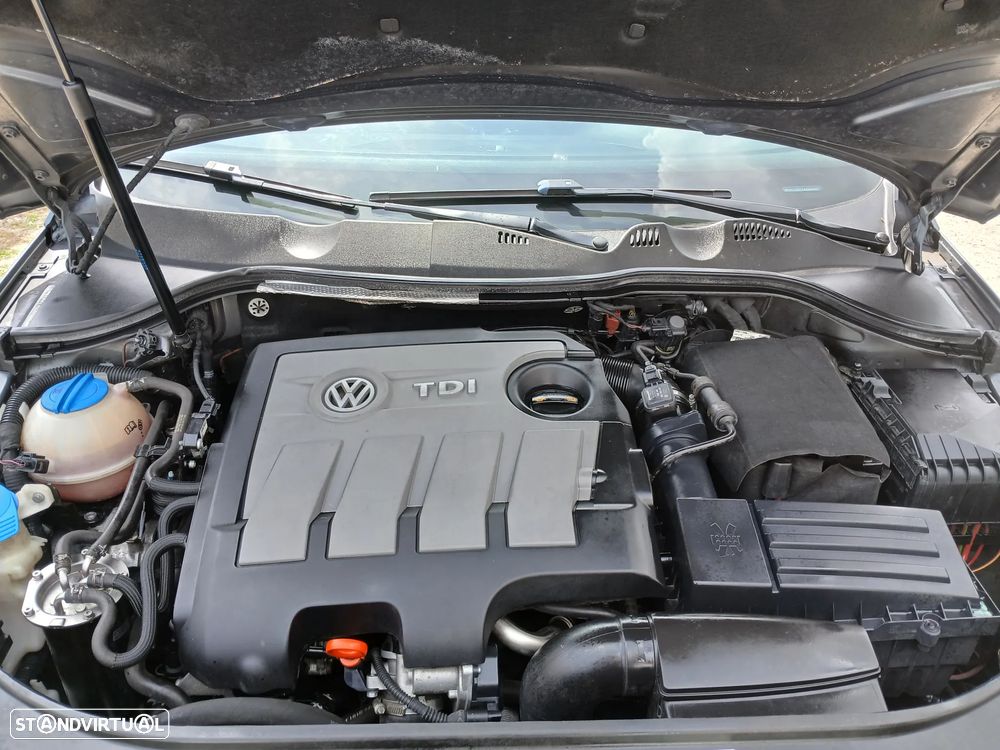 VW Passat 1.6 TDI BlueMotion Comfortline - 25
