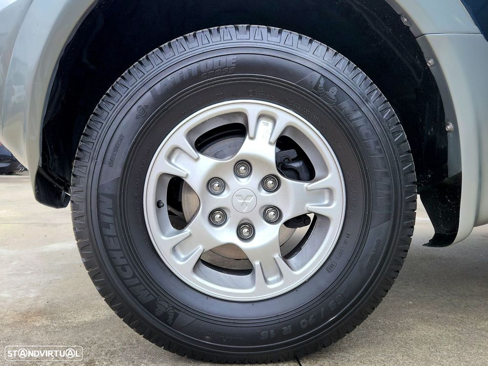 Mitsubishi Pajero 3.2 DI-D GLS ABS+CA+TA - 34