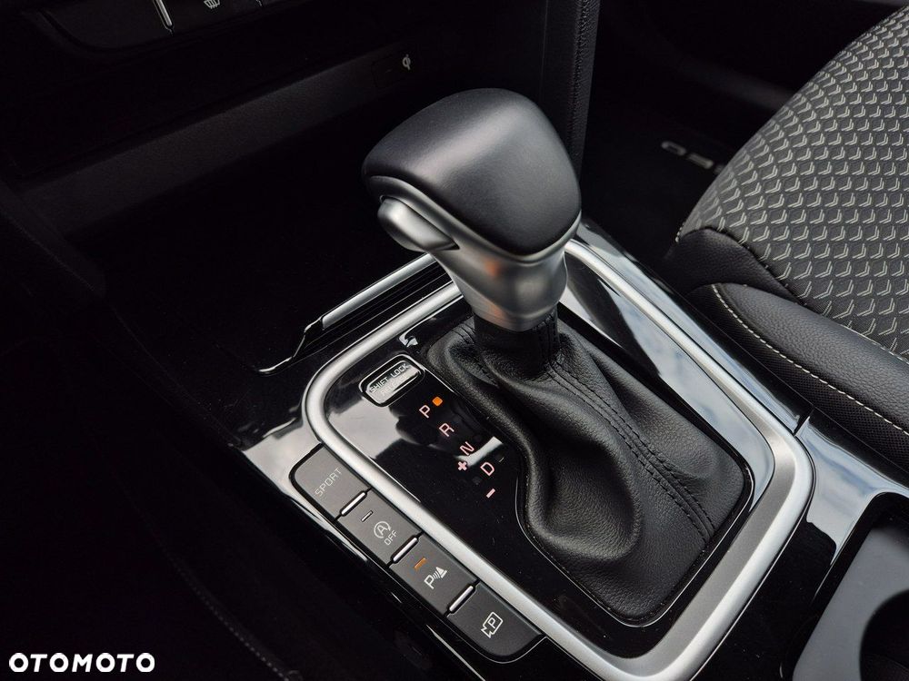 Kia Ceed - 33