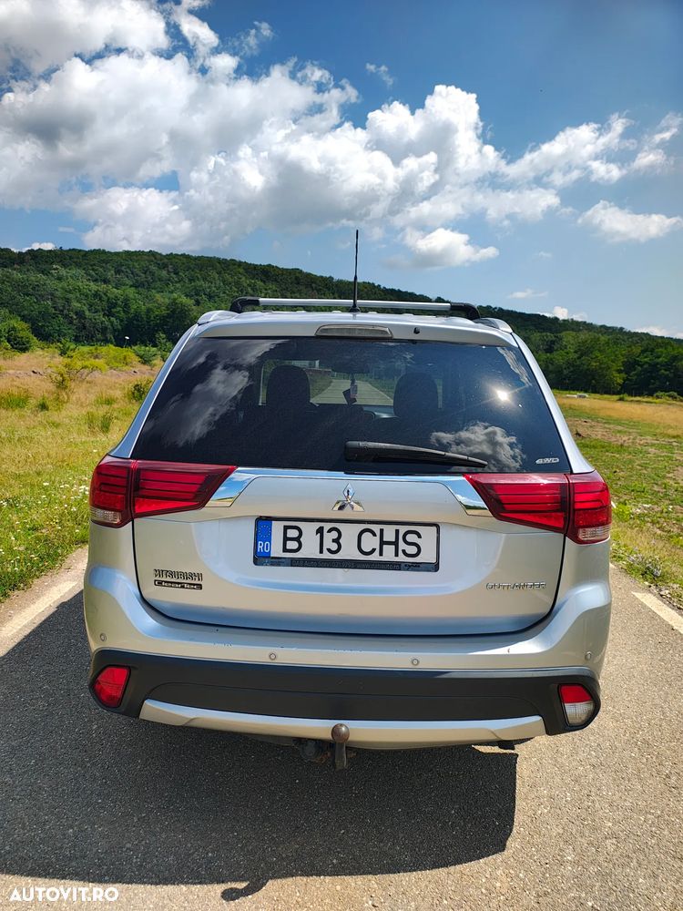 Mitsubishi Outlander - 6