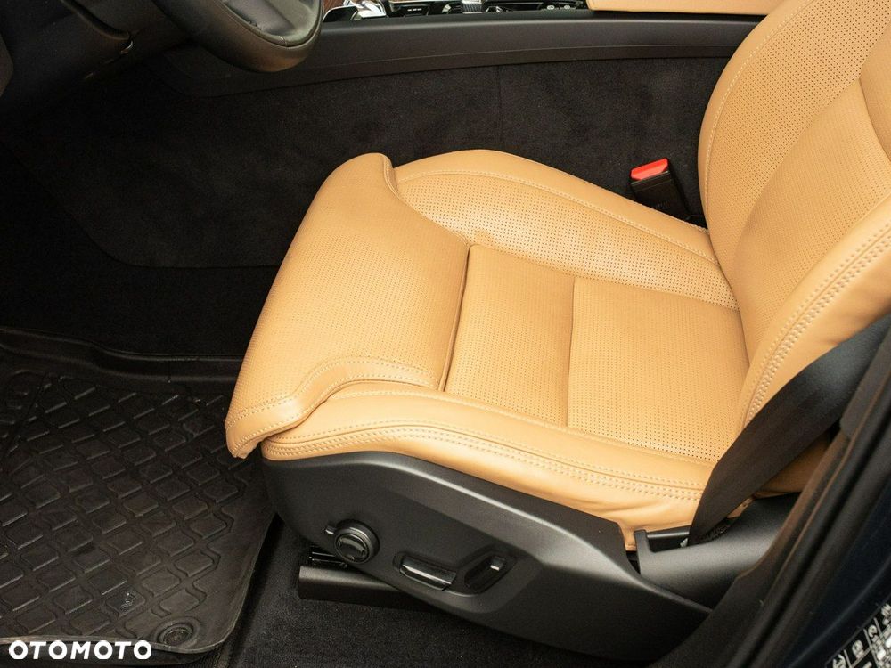 Volvo XC 60 B5 D AWD Inscription - 13