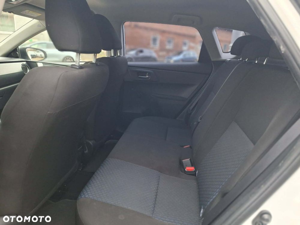 Toyota Auris 1.33 Dual-VVT-i - 15