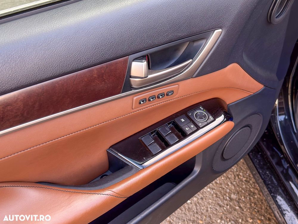 Lexus Seria GS 450h - 24