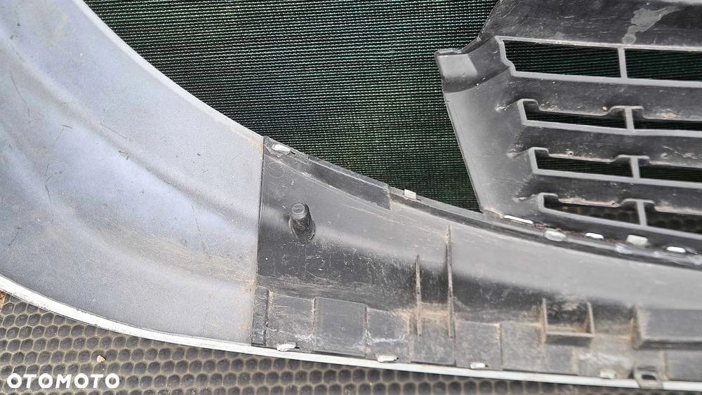 Atrapka 623100251R 93856152 Atrapa Gril Osłona Chłodnicy Kratki Emblemat Znaczek Renault Trafic II 2 Lift - 32