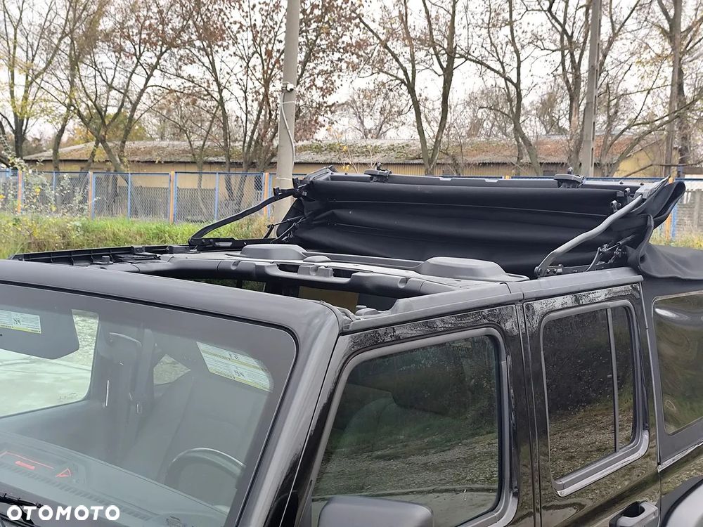 Jeep Wrangler - 25