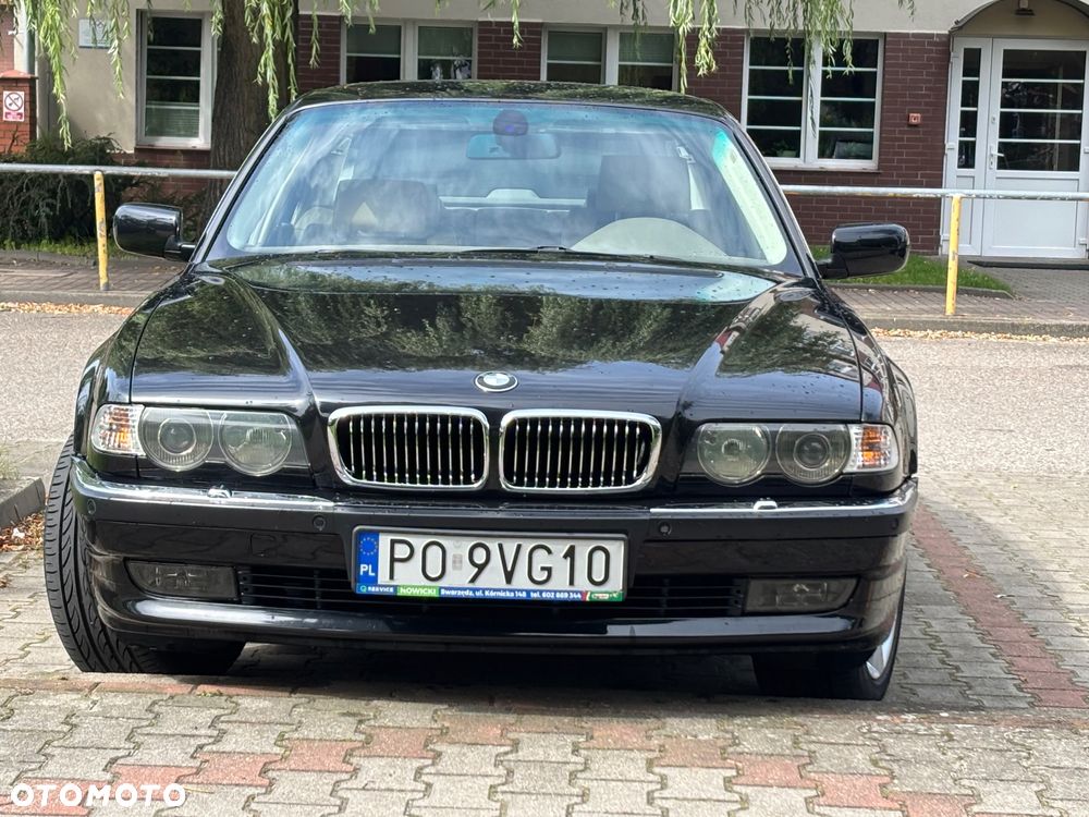 BMW Seria 7 735i - 30