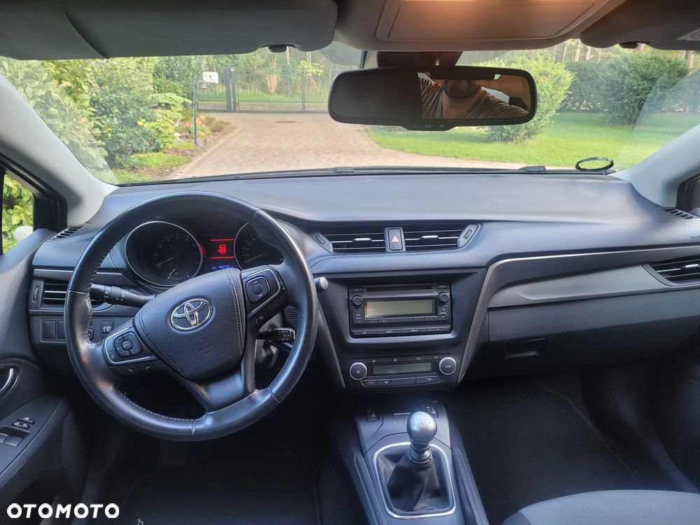 Toyota Avensis 1.6 Life - 15