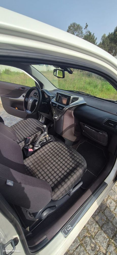 Toyota iQ 1.0 VVT-i 2 NAVI+Bluetooth - 8