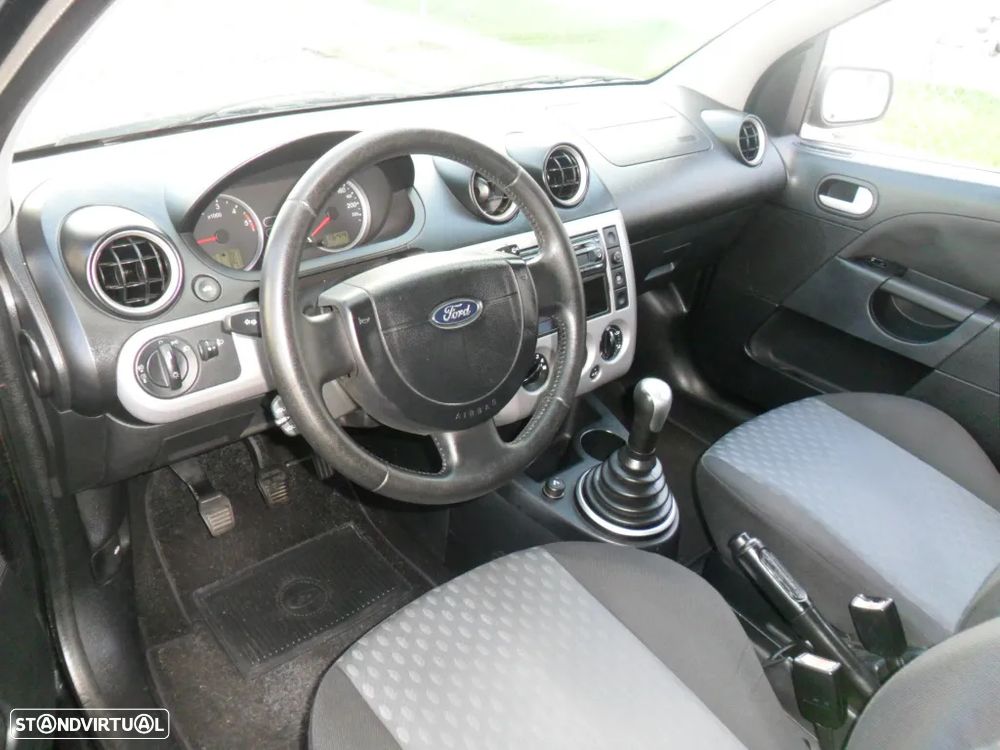 Ford Fiesta 1.4 TDCi Ghia - 17