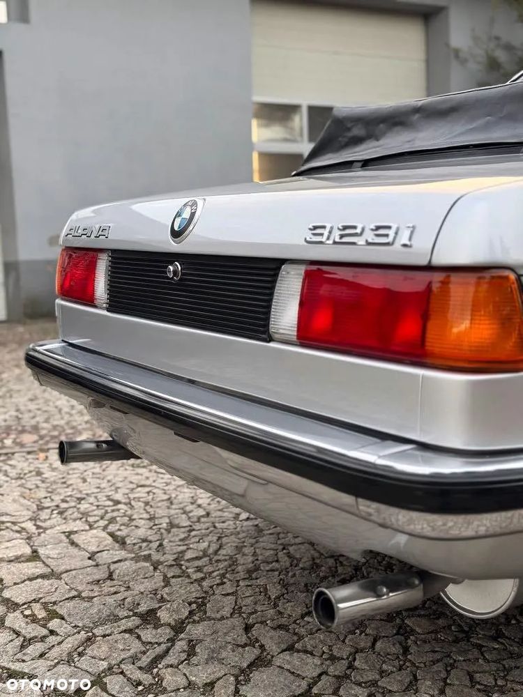 BMW Seria 3 323i - 21