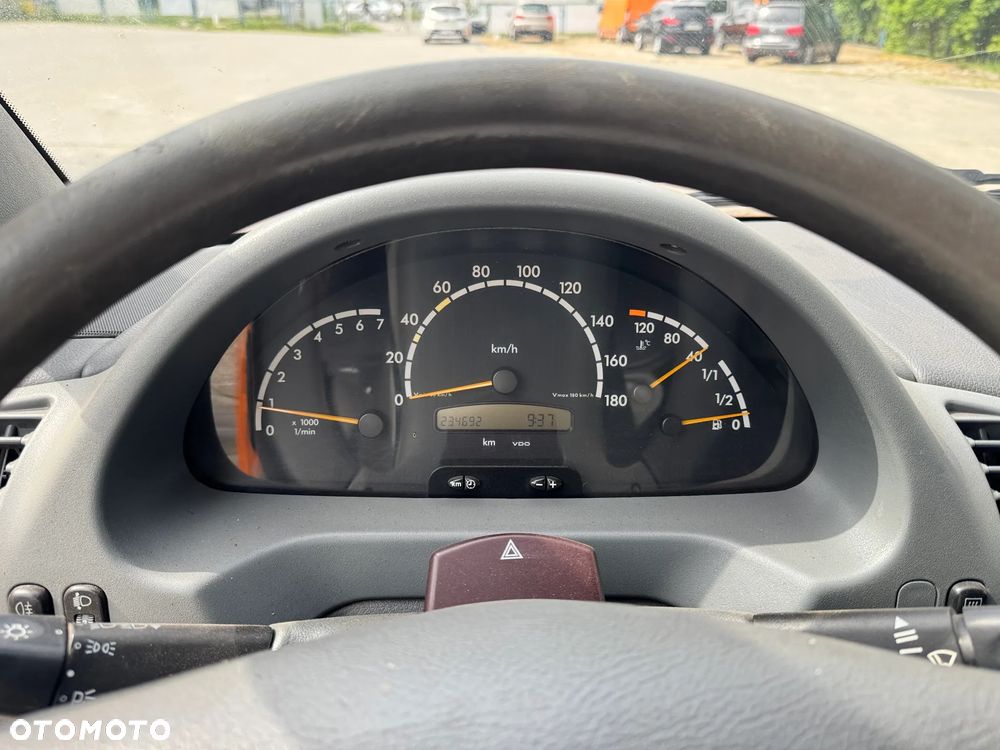 Mercedes-Benz Sprinter - 20