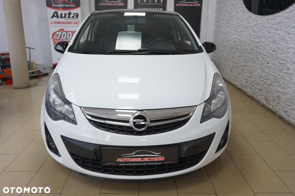 Opel Corsa 1.2 16V Cosmo - 2