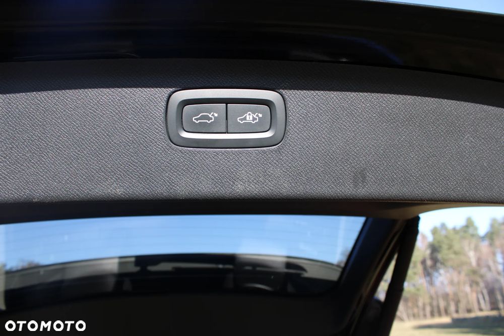 Volvo XC 90 T8 AWD Plug-In Hybrid Inscription 6os - 33