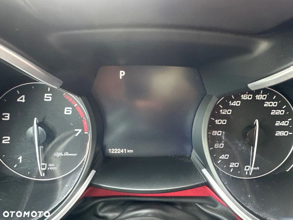 Alfa Romeo Stelvio - 17