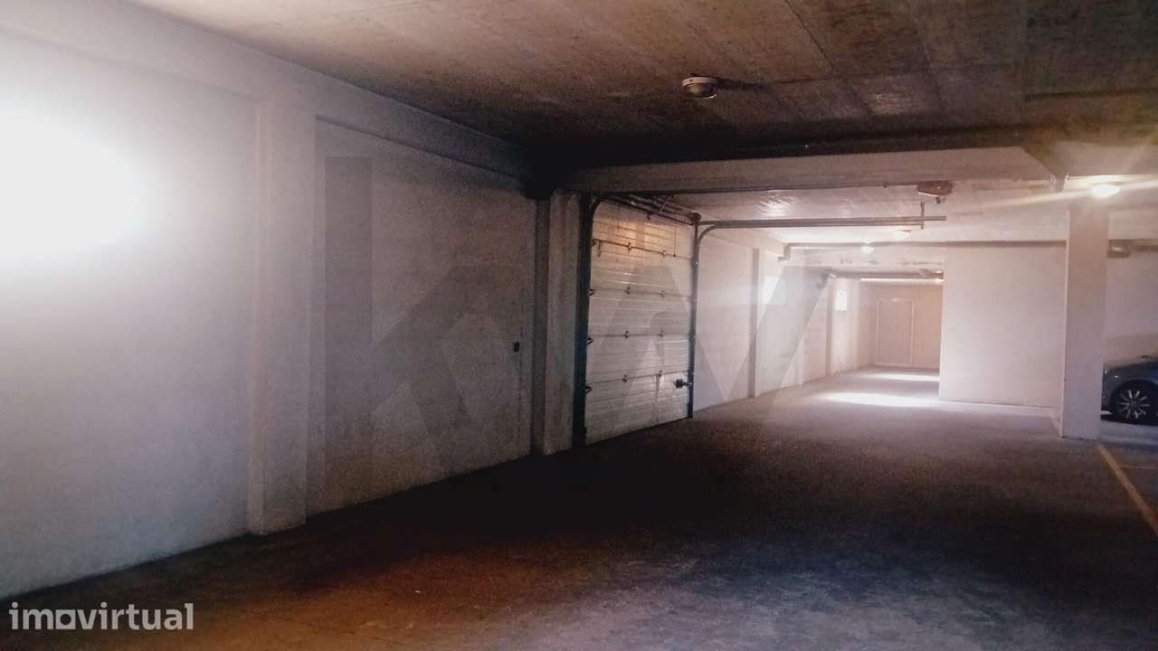 Apartamento T3 com Elevador, Garagem e Arrumos – Centro da Vila de - Grande imagem: 3/29