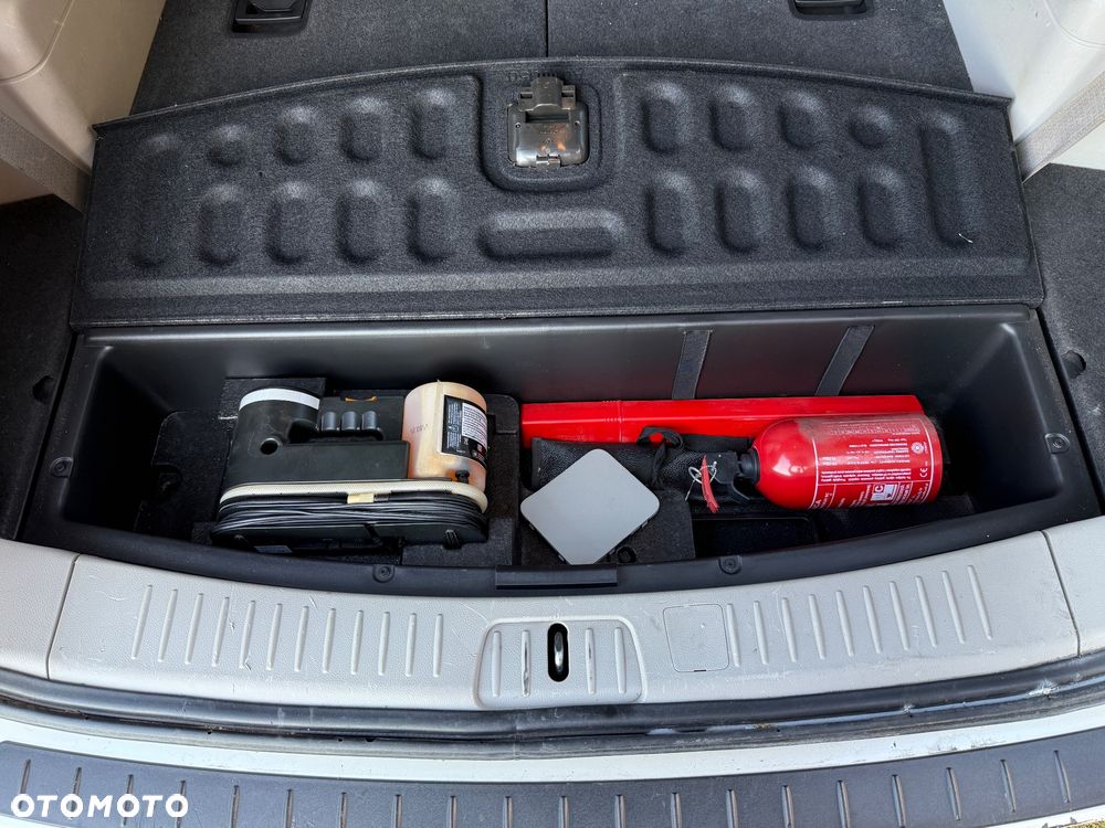 Chevrolet Captiva 2.2 D LTZ - 38