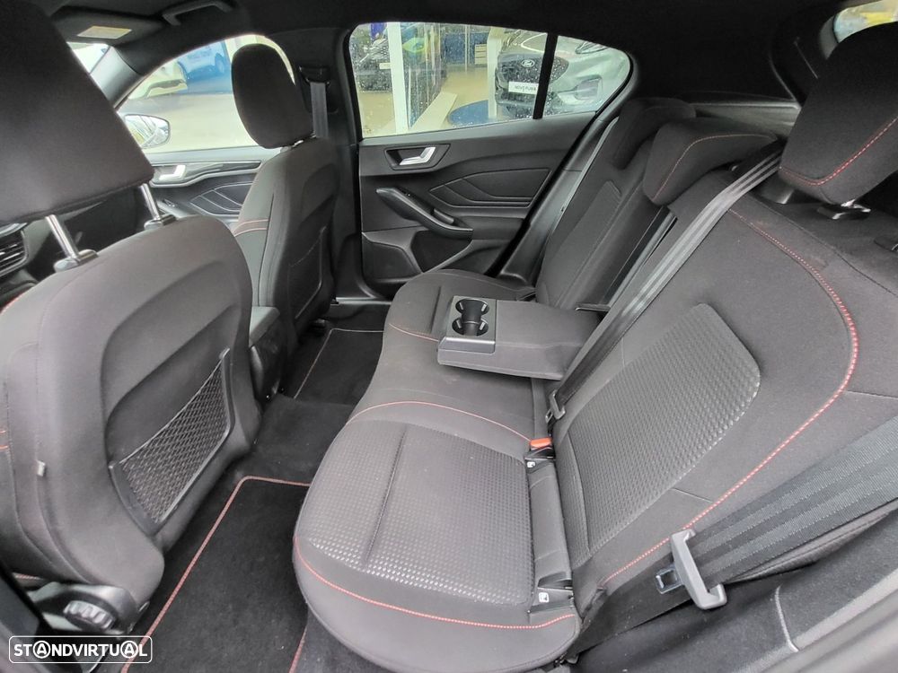Ford Focus 1.0 EcoBoost MHEV ST-Line X - 10