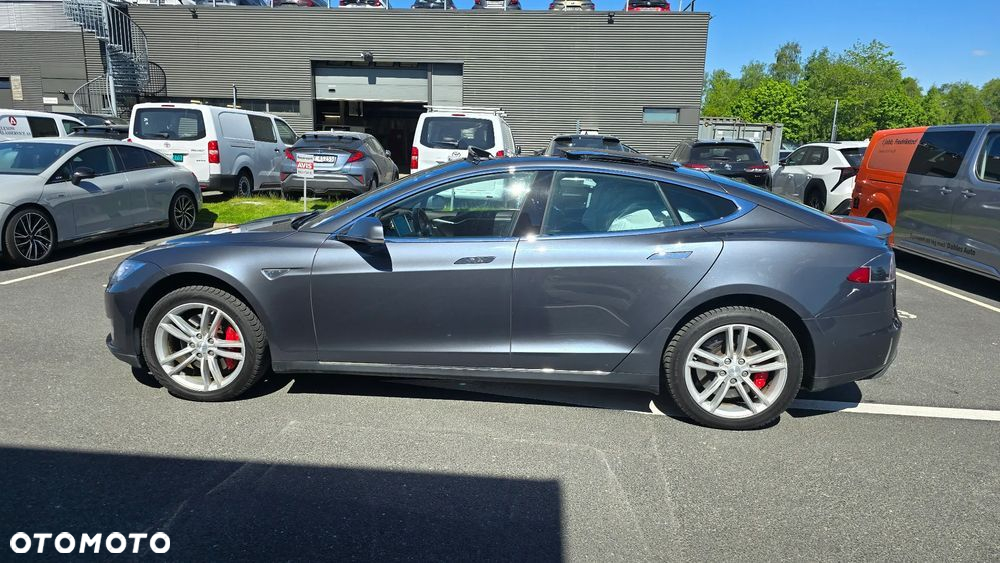 Tesla Model S D Performance - 9