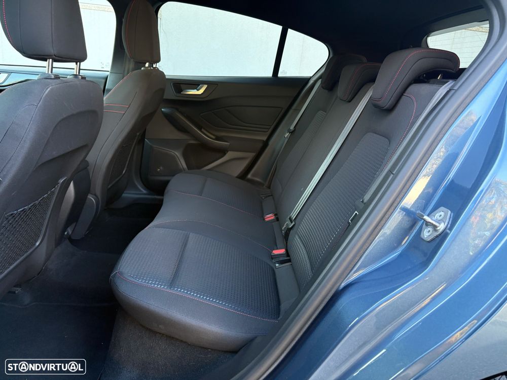 Ford Focus 1.0 EcoBoost ST-Line - 24