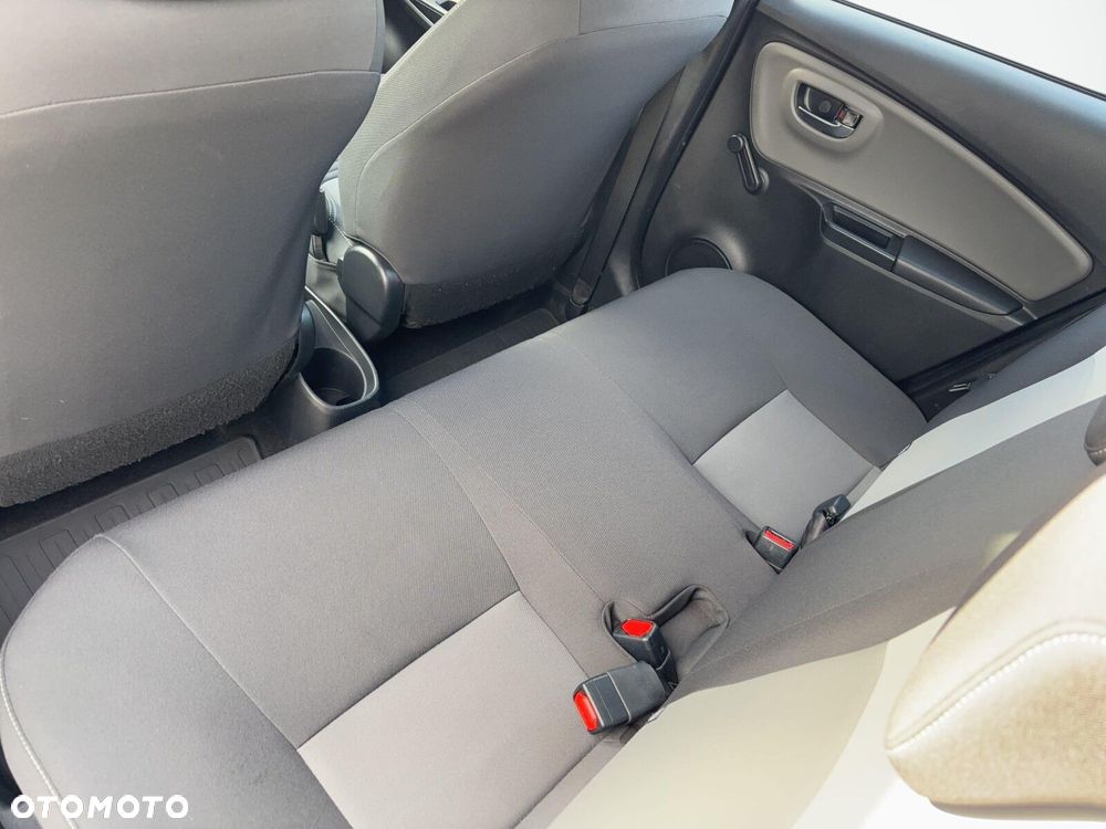 Toyota Yaris - 12
