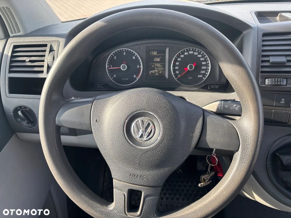 Volkswagen Transporter - 11