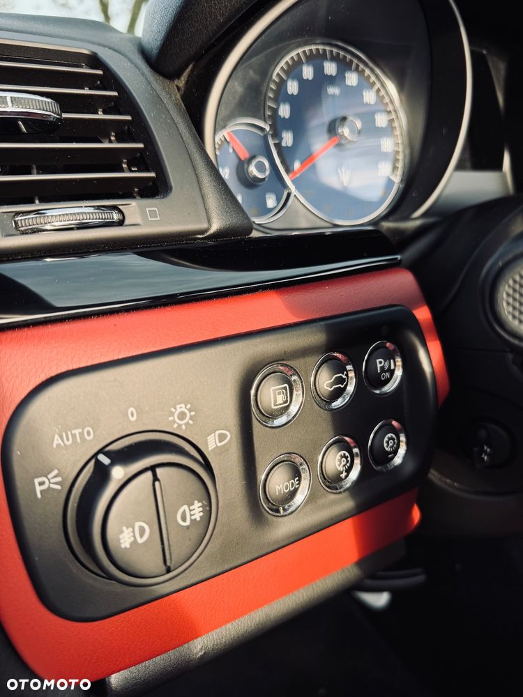 Maserati GranCabrio - 16