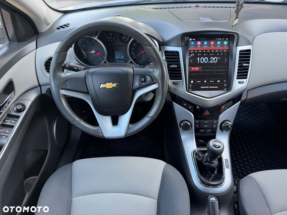 Chevrolet Cruze 1.6 - 6