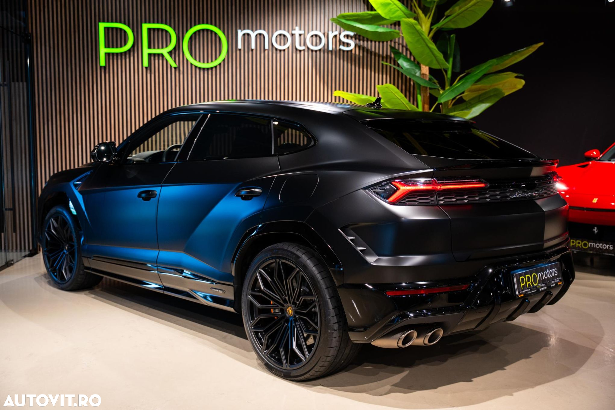 Lamborghini URUS - 35