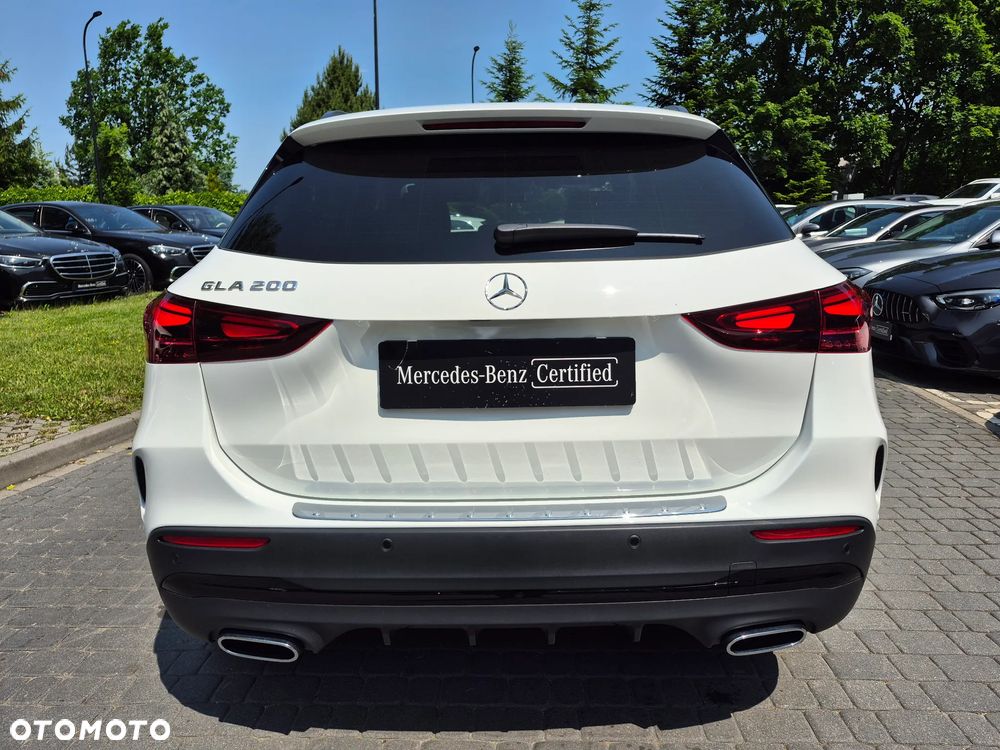 Mercedes-Benz GLA 200 - 13