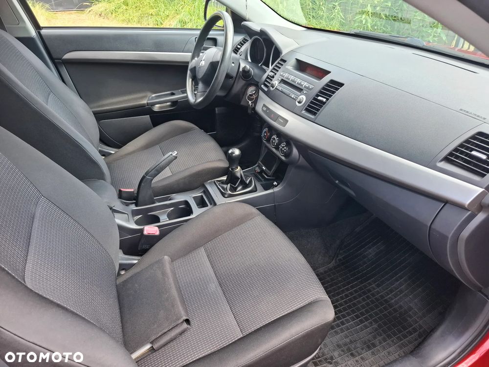 Mitsubishi Lancer 1.8 Intense - 28