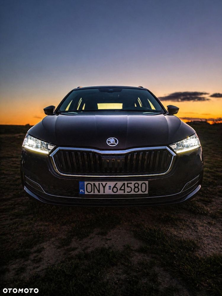 Skoda Octavia 2.0 TDI DSG Sportline - 30