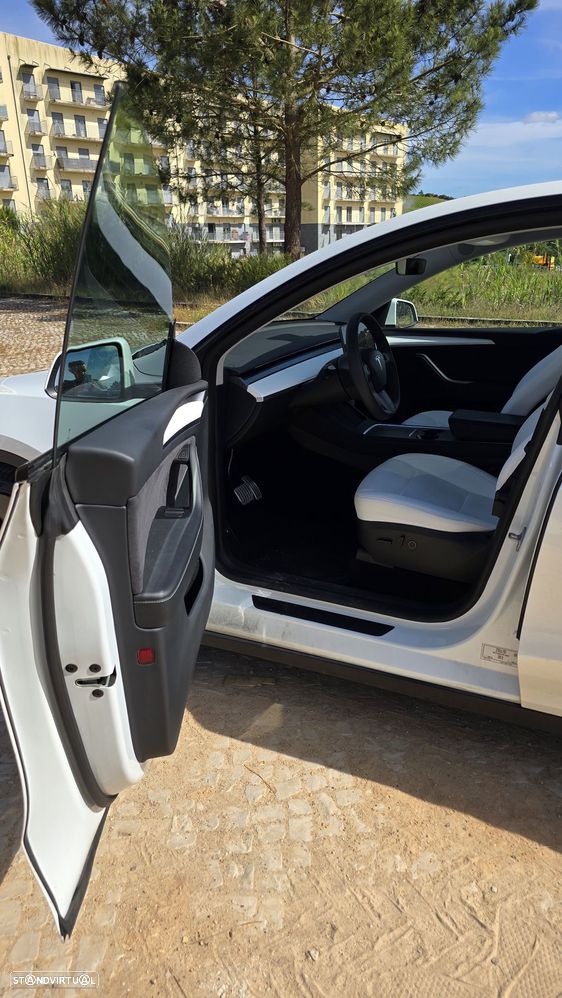 Tesla Model Y Performance Dual Motor AWD - 10