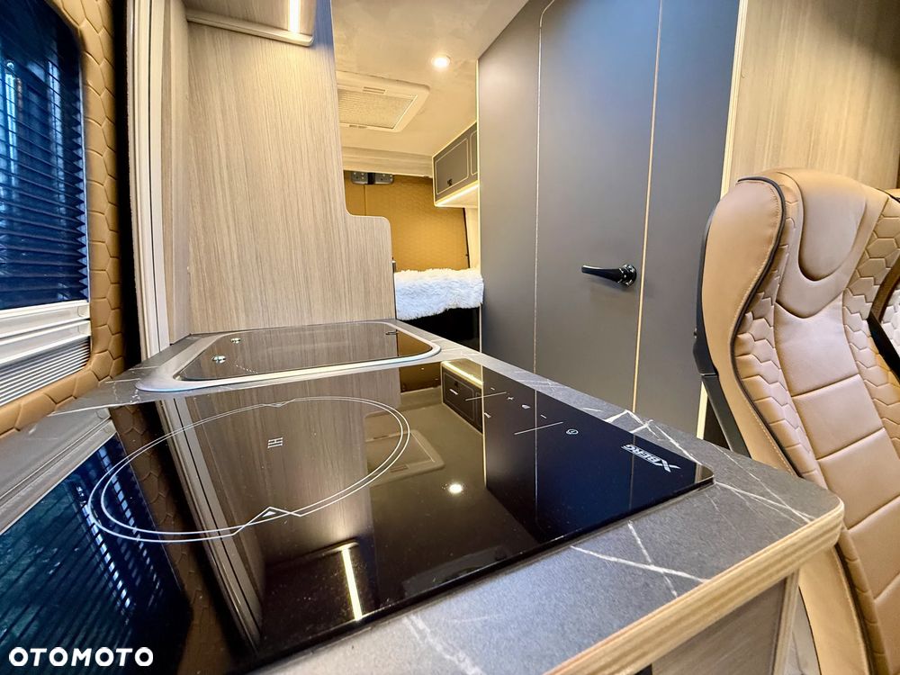Mercedes-Benz Sprinter - 14