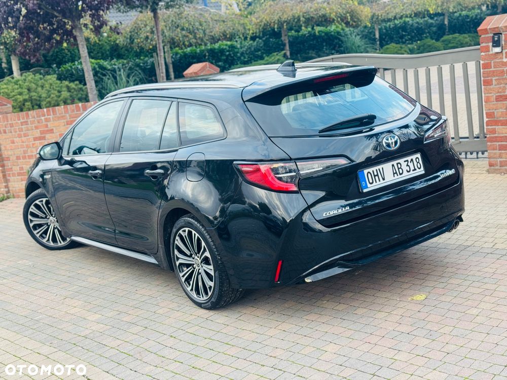 Toyota Corolla 2.0 Black&White - 32