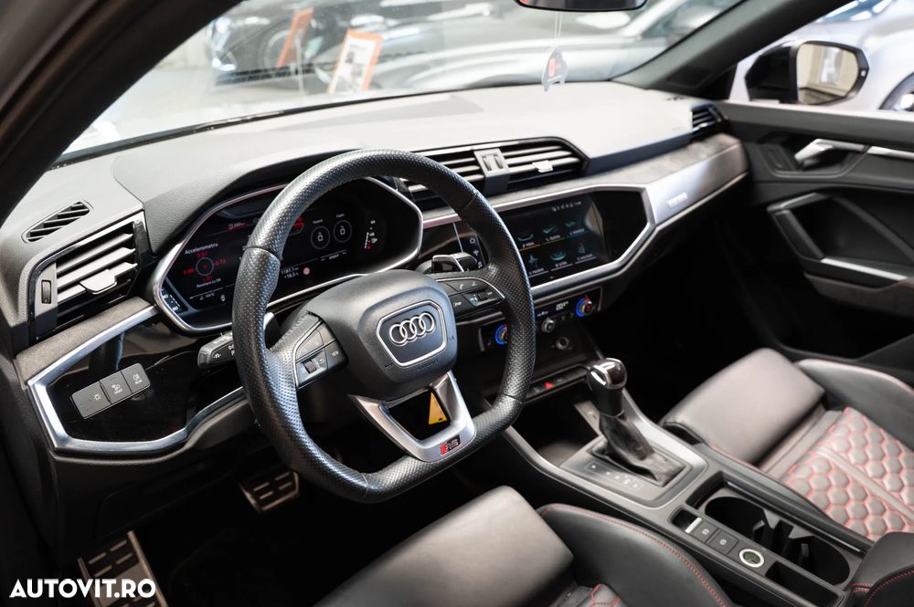 Audi RS Q3 2.5 TFSI quattro S tronic - 32