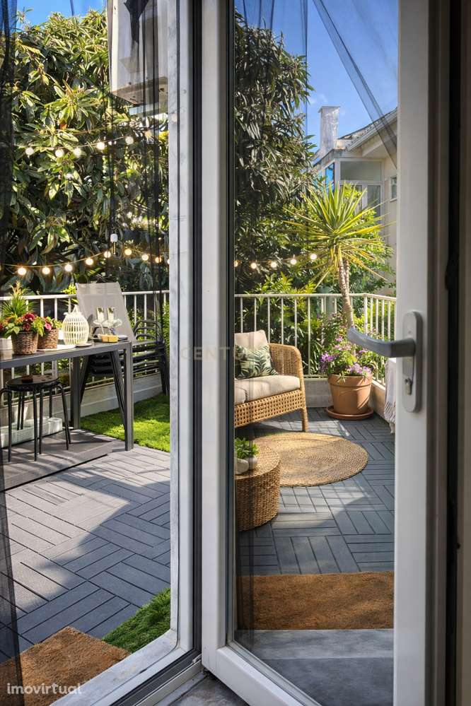 T1+1 Duplex Totalmente Remodelado com Terraço Privativo e AC em Todas - Grande imagem: 2/12