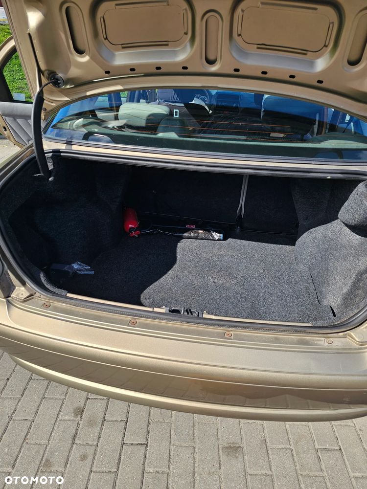 Fiat Albea 1.4 Fresh - 13