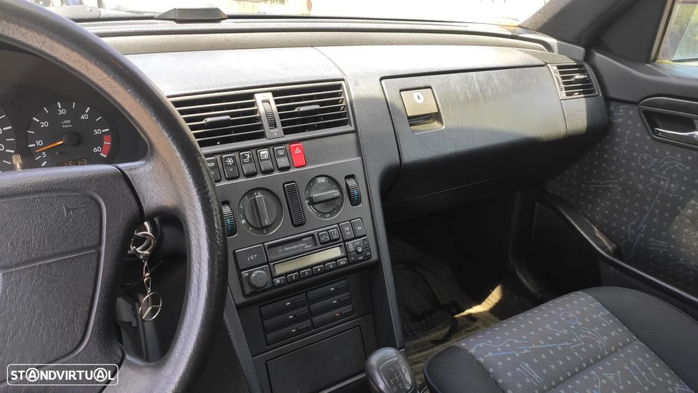 Mercedes-Benz C 220 D Esprit - 13