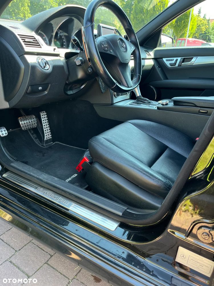 Mercedes-Benz Klasa C 280 Avantgarde 4-Matic - 22