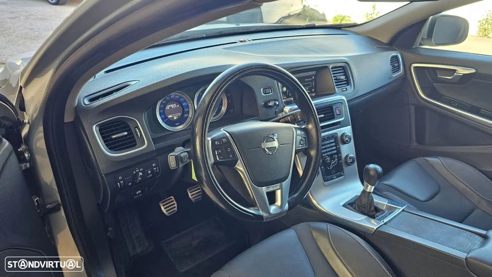 Volvo V60 1.6 D2 R-Design - 6